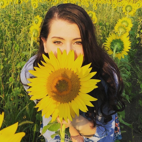 Meet your Posher, Hannah - Picture 1 of 1